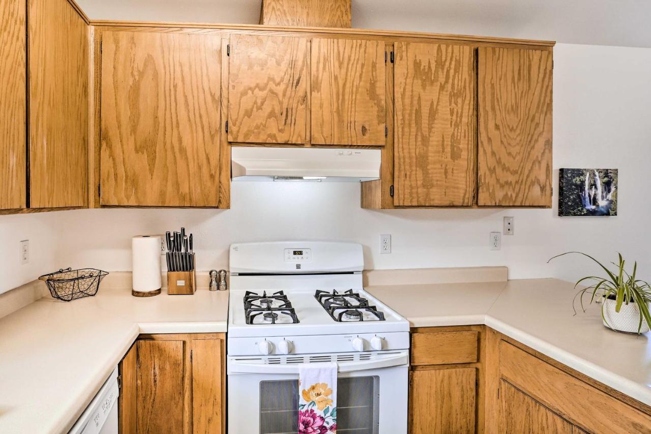 Mount Shasta Escape With Balcony About Walk To Dtwn Vila Exterior foto