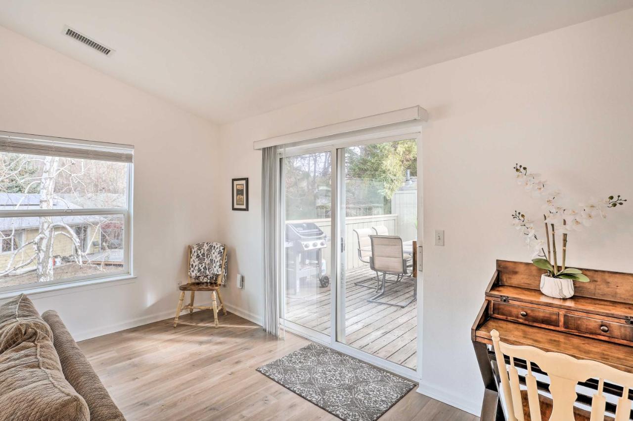 Mount Shasta Escape With Balcony About Walk To Dtwn Vila Exterior foto